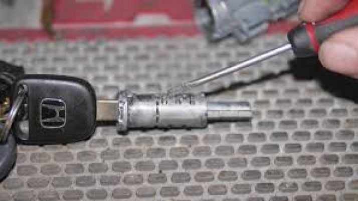 Mr. Locksmith Automotive Teaches What To Do With Honda Ignition Problems with Sidewinder Key | Mr. Locksmith Automotive Video